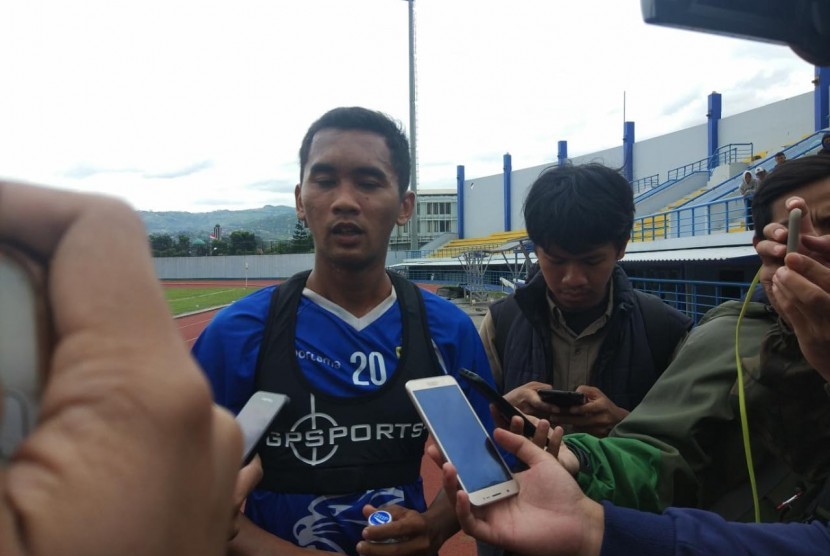 Pemain baru Persib, Beni Oktovianto di SPOrT Jabar, Kota Bandung, Jumat (10/1). 