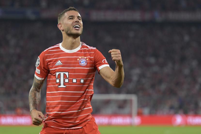 Pemain Bayern Lucas Hernandez dikabarkan akan merapat Paris Saint-Germain.