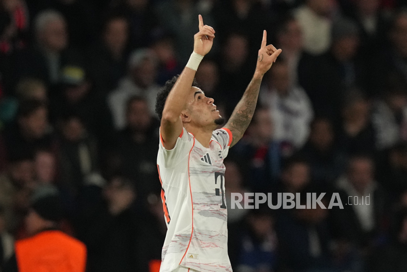 Dua Gol dan Satu Kartu Merah, Luis Diaz Tetap Jadi Pahlawan Bayern Munchen Saat Bekuk PSG di Paris