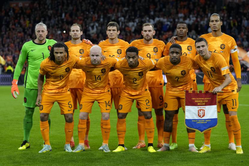 Pemain Belanda berbaris untuk pertandingan sepak bola UEFA Nations League (ilustrasi). Belanda akan menjadi tuan rumah semifinal dan final UEFA Nations League tahun ini.