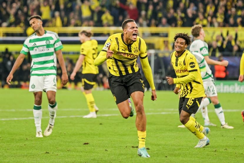 Pemain Borussia Dortmund Felix Nmecha merayakan golnya ke gawang Celtic yang membawa timnya menang 7-1 dalam pertandingan Liga Champions UEFA di Signal Iduna Park, Dortmund, Rabu (2/10/2024) dini hari WIB. 