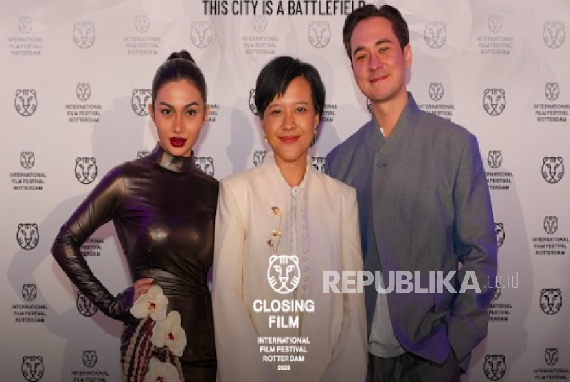 Pemain dan sutradara film Perang Kota. Dua film produksi Starvision yang disutradarai sineas perempuan yakni Perang Kota dan Sehidup Semati tayang di International Film Festival Rotterdam (IFFR) 2025.