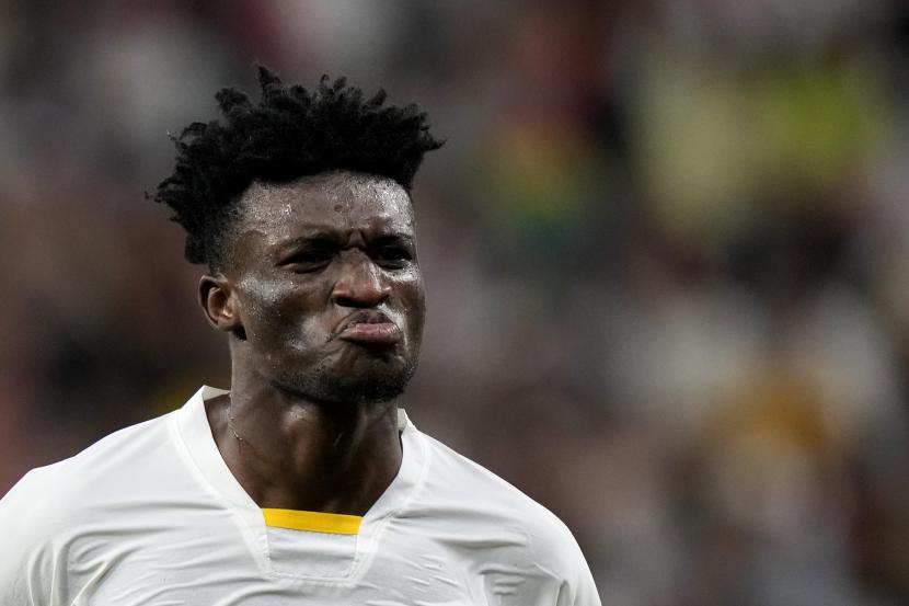 Pemain Ghana Mohammed Kudus melakukan selebrasi setelah mencetak gol ketiga timnya selama pertandingan sepak bola grup H Piala Dunia antara Korea Selatan dan Ghana, di Stadion Education City di Al Rayyan, Qatar, Senin, 28 November 2022. 