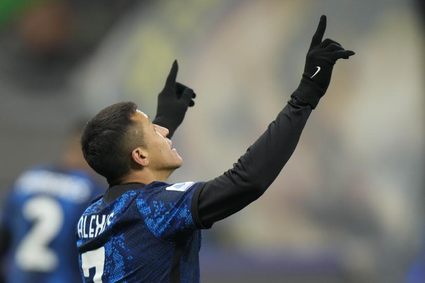 Striker Inter Milan, Alexis Sanchez. Inter Milan dilaporkan siap melepaskan Alexis Sanchez pada jendela transfer musim panas 2022.