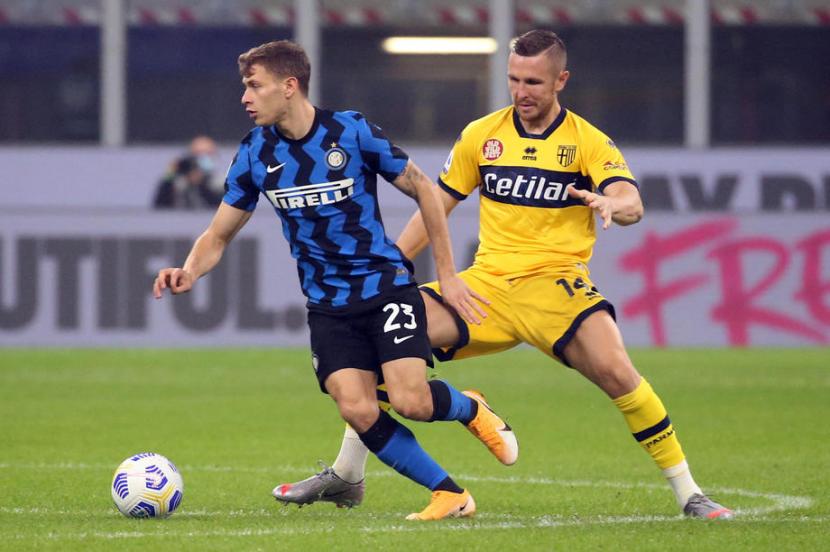 Pemain Inter Milan, Nicolo Barella (kiri).