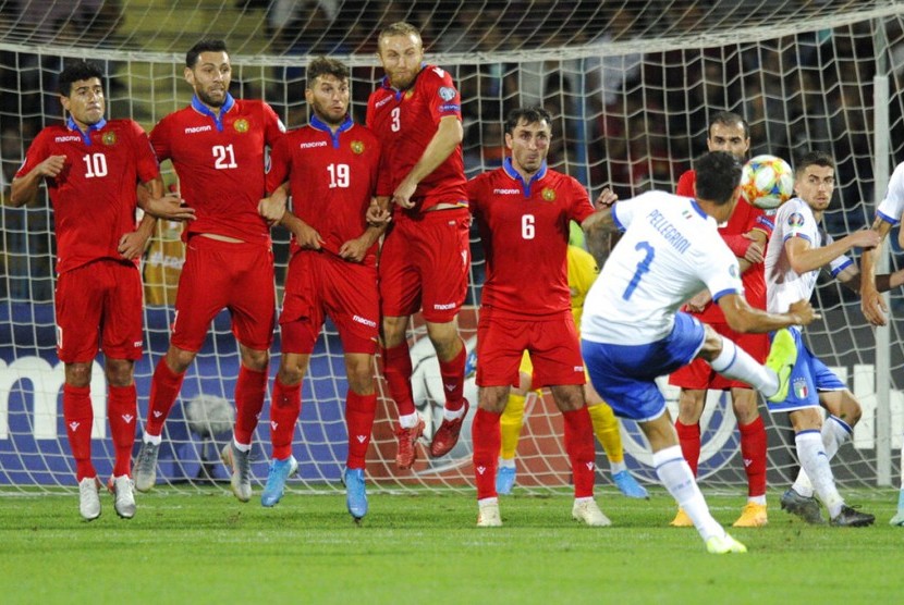 Pemain Italia Lorenzo Pellegrini mencetak gol keduanya di kualifikasi Piala Eropa 2020 untuk grup J antara Italia dengan Armenia, Jumat (6/9).