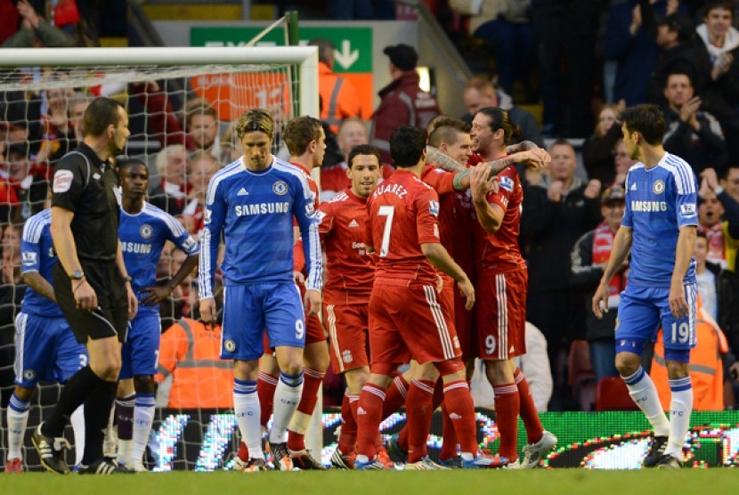  Pemain Liverpool merayakan gol Daniel Agger, ketiga dari kanan, ke gawang Chelsea pada pertandingan Liga Inggris yang berlangsung di Anfield Stadium, Liverpool, Inggris, Selasa (8/5).