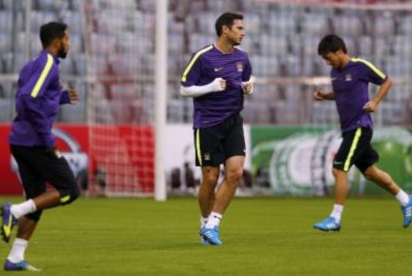 Pemain Manchester City, Frank Lampard tengah mengikuti sesi latihan jelang laga grup E Bayern Muenchen Vs Manchester City.