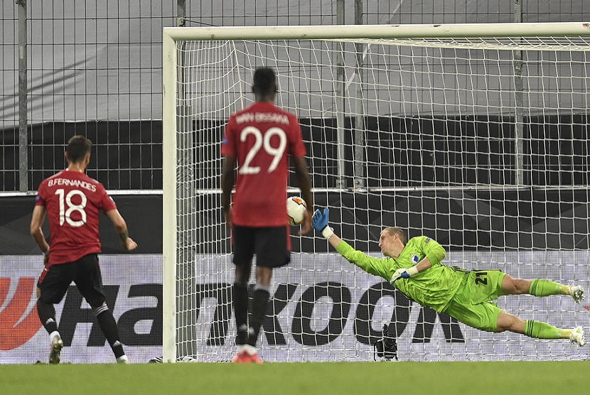 Pemain Manchester United berhasil membobol gawang Copenhagen yang dijaga kiper Kalle Johansson dalam laga perempat Final Liga Europa MU.