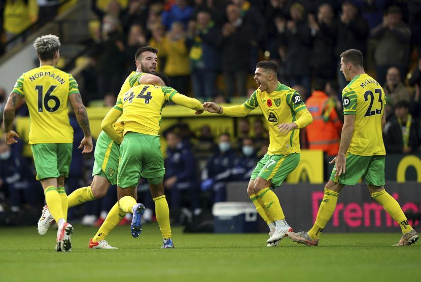  Para pemain Norwich City merayakan gol. (ilustrasi)