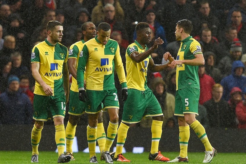 Pemain Norwich City melakukan selebrasi usai menjebol gawang tim lawan. (ilustrasi) 