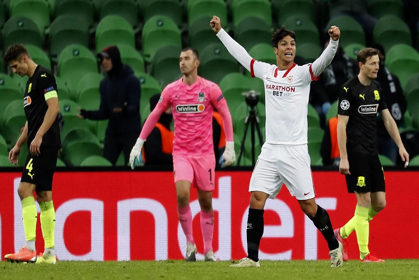 Pemain pengganti Sevilla, Munir berhasil memasukkan bola ke gawang Krasnodar dalam lanjutan pertandingan Liga Champions di Krasnodar, Rusia