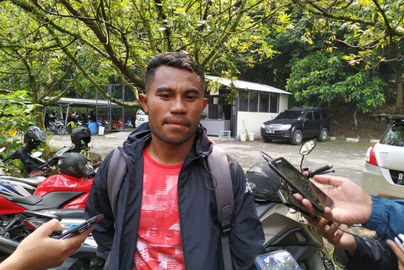 Pemain Persib Bandung, Ardi Idrus di Lapangan Saraga, ITB, Kota Bandung, Rabu (10/4).
