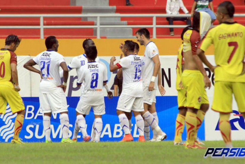 Pemain PERSIB merayakan gol ke gawang SFC