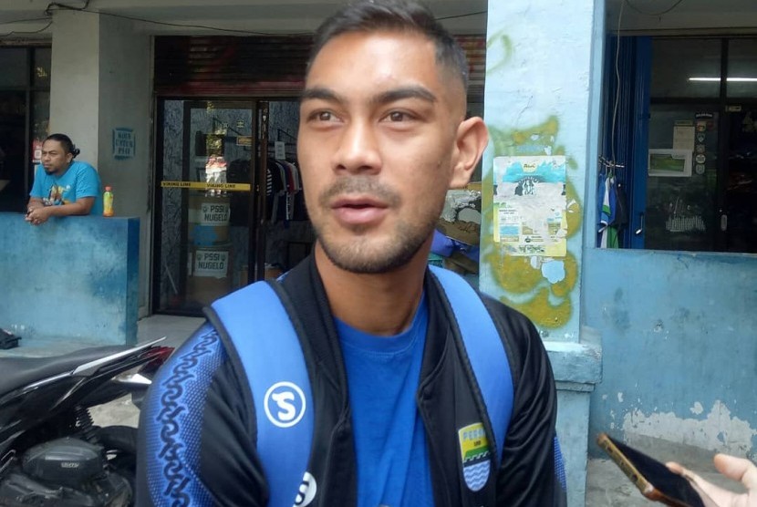 Pemain Persib, Omid Nazari di Stadion Sidolig, Kota Bandung, Selasa (15/10). 