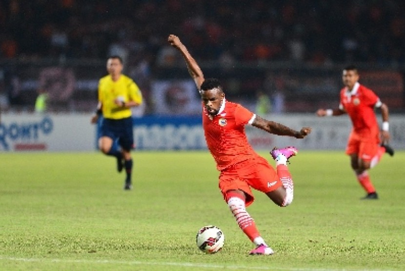 Pemain Persija Greg Nwokolo.