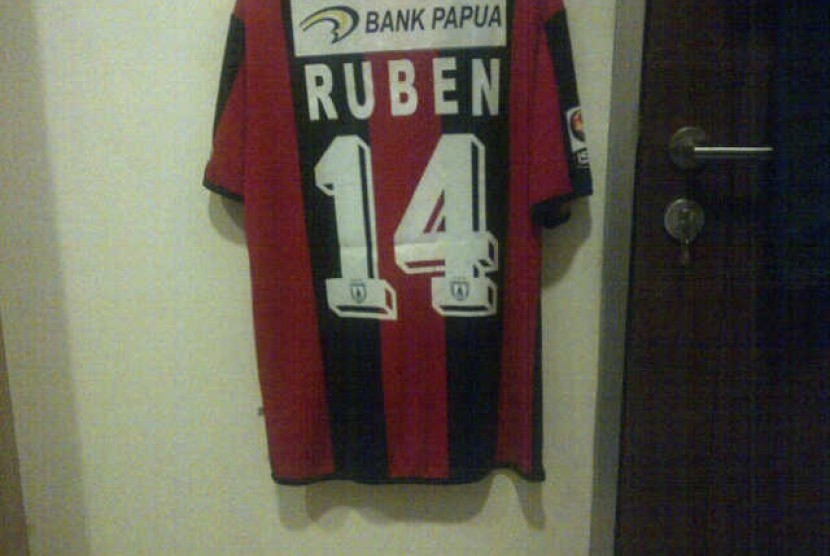 Pemain Persipura Jayapura, Ruben Karel Sanadi.