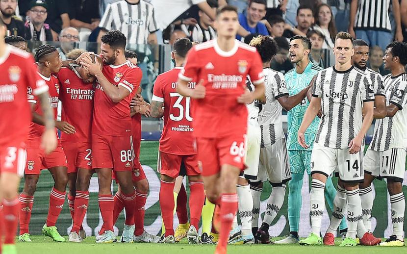 Para pemain Benfica merayakan gol ke gawang Juventus pada matchday kedua Grup H Liga Champions 2022/2023 di Stadion Allianz, Turin, Kamis (15/9) dini hari WIB tadi.