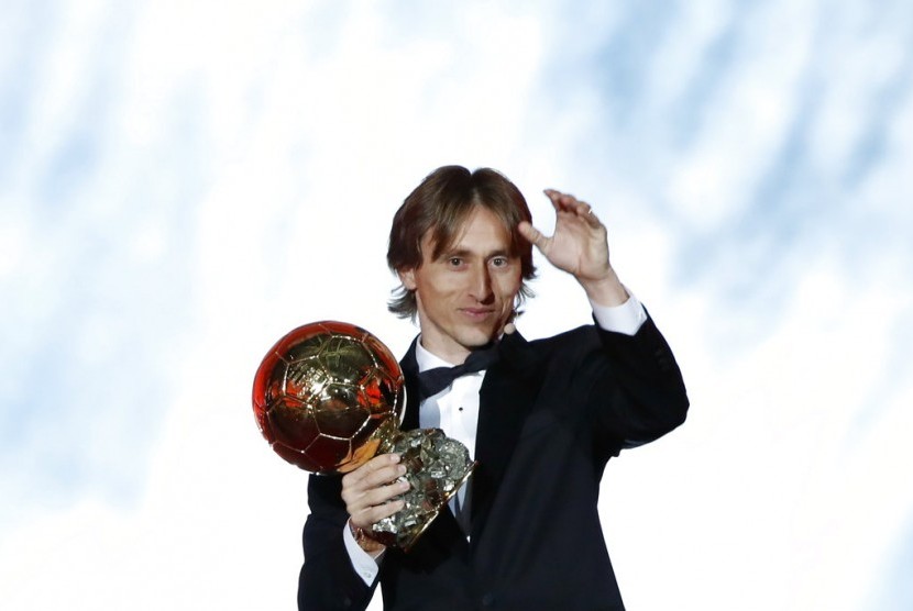 Pemain Real Madrid Luka Modric terpilih sebagai pemain terbaik Ballon d'Or