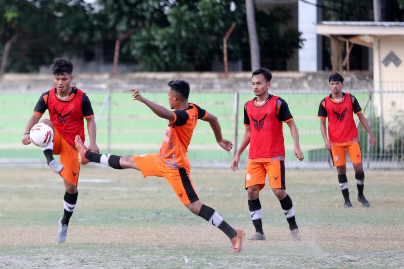 Para pemain Persiraja Banda Aceh berlatih (ilustrasi). 