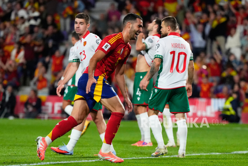 Pemain Spanyol Mikel Merino merayakan gol ke gawang Bulgaria dalam laga Kualifikasi Piala Dunia 2026.