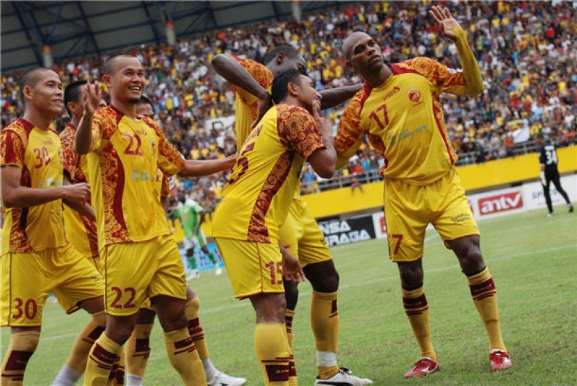 Pemain Sriwijaya FC melakukan selebrasi usai mencetak gol dalam laga Liga Super Indonesia (LSI). (ilustrasi) 