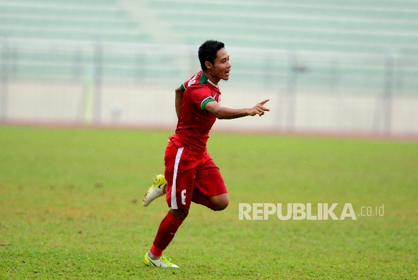  Pemain tengah Indonesia Evan Dimas Darmono melakukan selebrasi usai mencetak gol ke gawang Myanmar pada laga perebutan tempat ke-3 SEA Games 2017 Kuala Lumpur di Stadium Selayang, Malaysia, Selasa (29/8). 