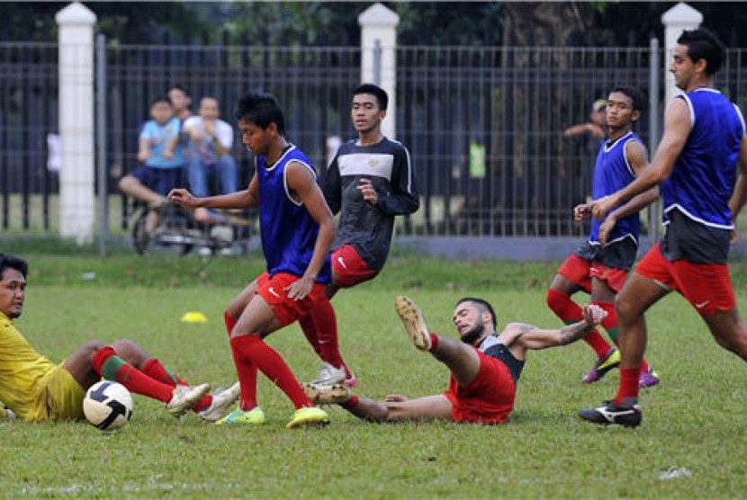  Pemain tim Liga Selection berlatih jelang laga persahabatan melawan Inter Milan di Jakarta pada Selasa (22/5). 