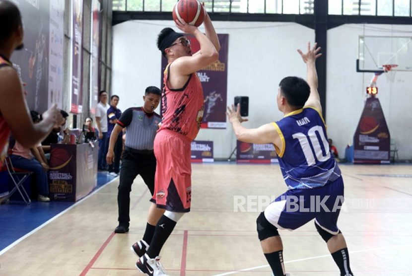 NTT Target Hentikan Dominasi Transmedia di Final Sinar Mas Land Basketball Tournament 2025