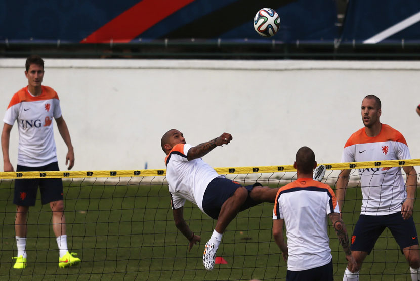 Pemain Timnas Belanda menggelar sesi latihan jelang perhelatan Piala Dunia 2014 di Rio de Janeiro, Brasil, Jumat (6/6). 