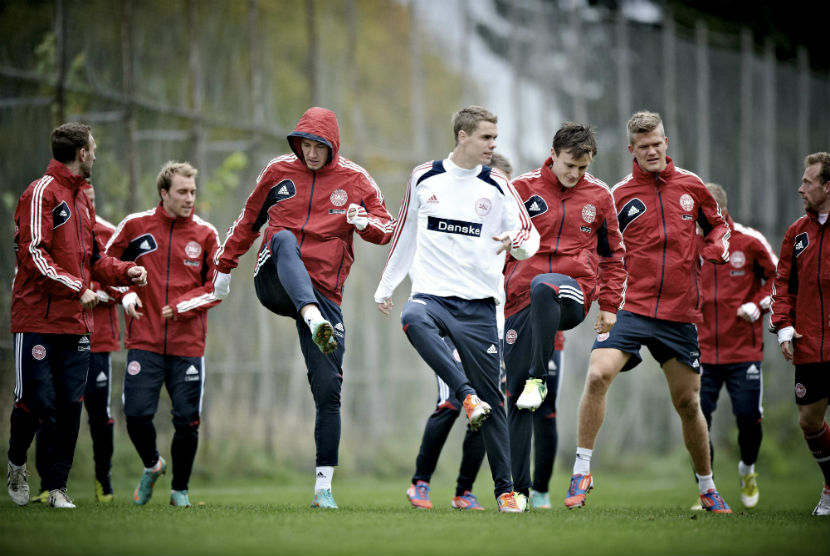 Para pemain timnas Denmark dalam sebuah sesi latihan.