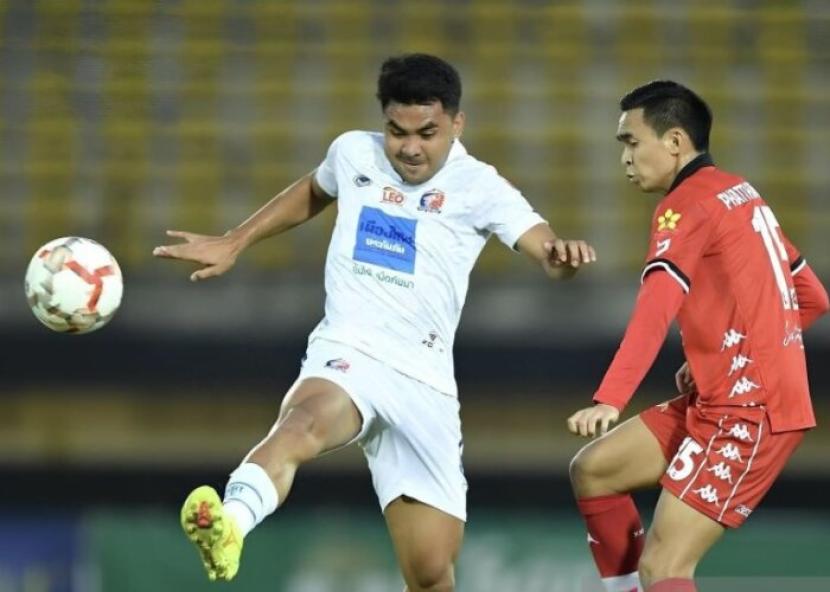 Pemain timnas Indonesia, Asnawi Mangkualam, tampil membela Thai Port FC melawan Khon Kaen United pada pekan ke-20 di Stadion Khon Kaen Provincial, Sabtu (2/3/2024).