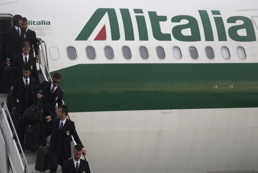 Pemain Timnas Italia mendarat di Bandara Internasional Rio de Janeiro pada Jumat (6/6). 