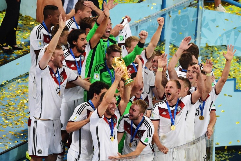Pemain timnas Jerman melakukan selebrasi kemenangan setelah menjadi juara Piala Dunia 2014 usai mengalahkan Argentina 1-0