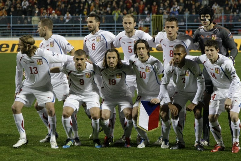  Pemain timnas Republik Cheska saat akan melakoni leg kedua lawan Montenegro di Podgorica, Montenegro, beberapa waktu lalu. 