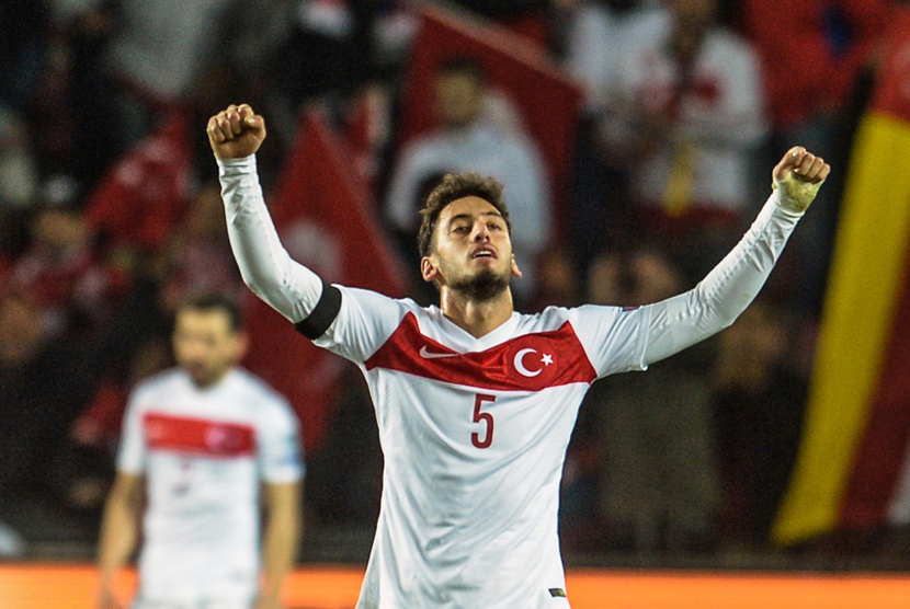  Pemain Timnas Turki Hakan calhanoglu  