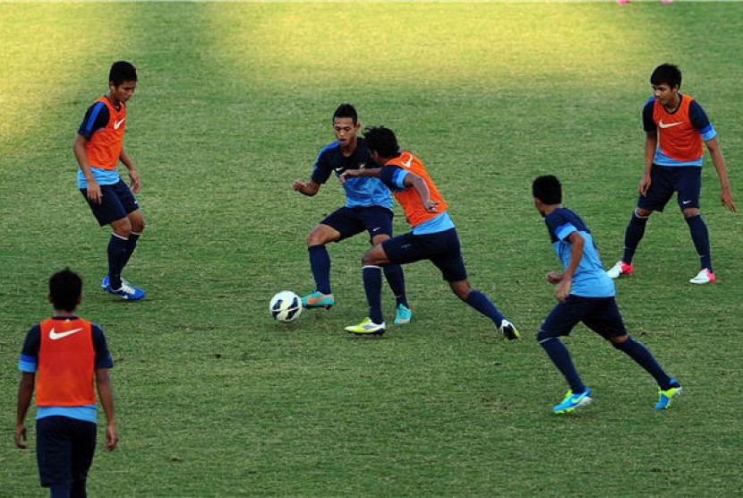 Pemain Timnas U-19 Indonesia melakukan sesi latihan. (ilustrasi)