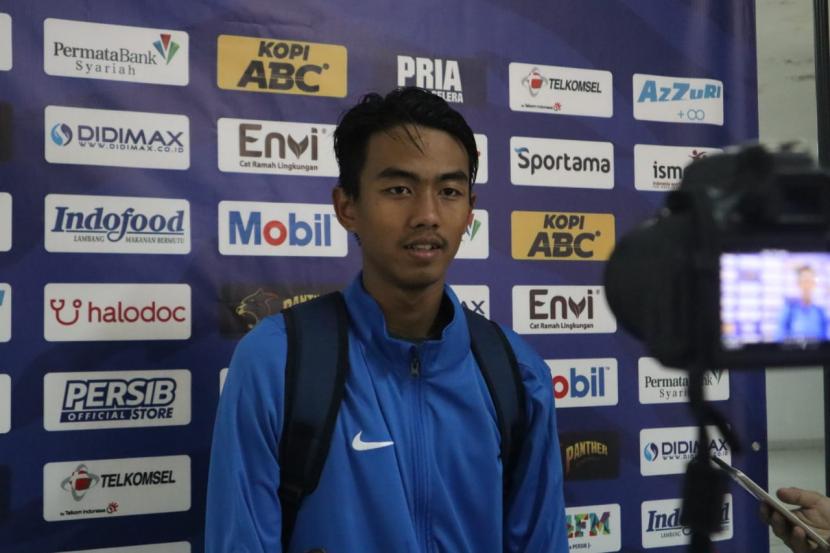 Pemain trial Persib Bandung, Kakang Rudianto di Stadion Gelora Bandung Lautan Api, Kota Bandung.