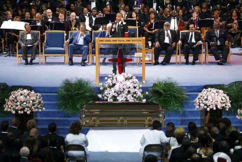Pemakaman penyanyi Aretha Franklin di Greater Grace Temple, Jumat (31/8) di Detroit. 
