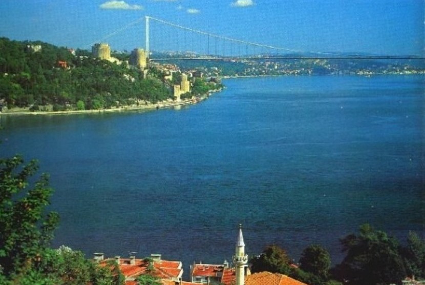 Pemandangan di daerah Camlica Hill, Istanbul, Turki.