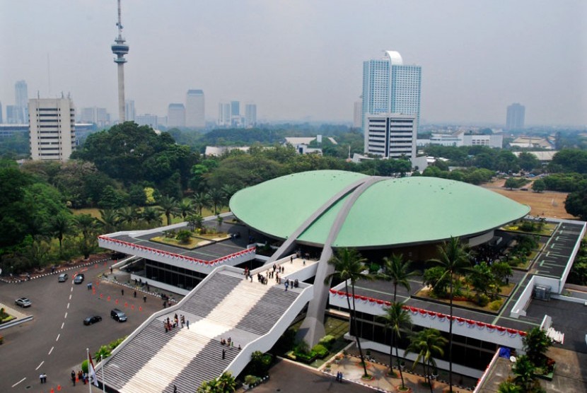 Pemandangan Gedung DPR.