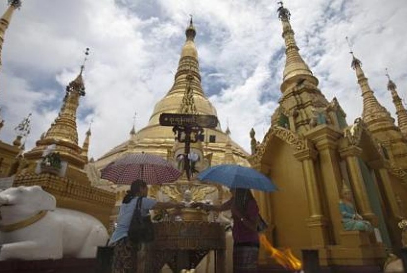 Pemandangan sebuah pagoda di Kota Yangon, Myanmar