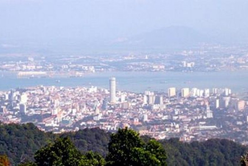 Pemandangan skyline Penang.