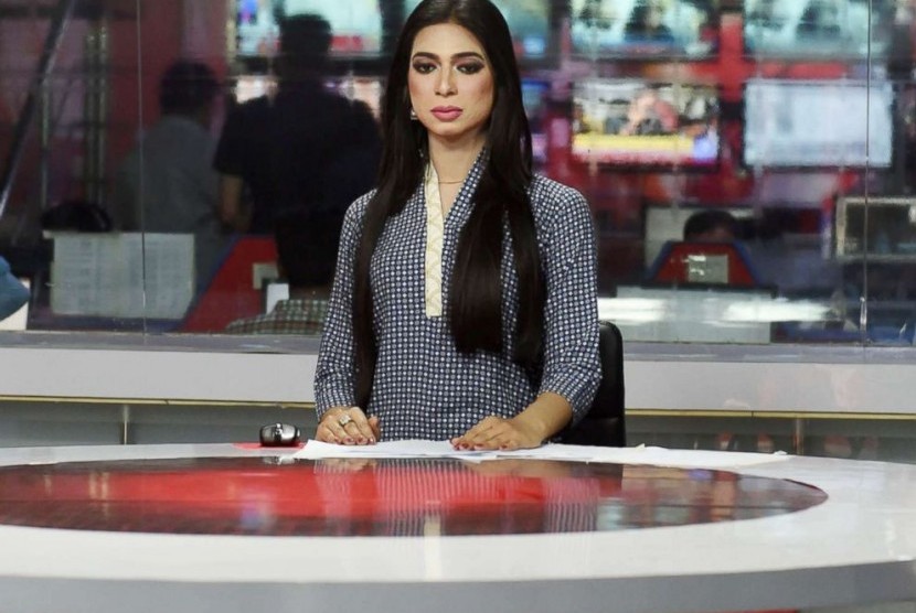 Pembaca berita transgender pertama di Pakistan Marvia Malik.