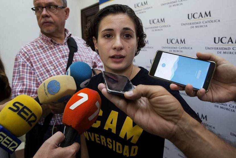 Pembalap asal Spanyol Ana Carrasco, menjadi pembalap perempuan pertama yang memenangkan gelar Juara Dunia    
