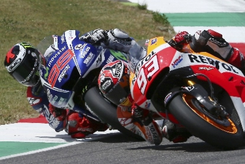 Pembalap Honda Marc Marquez dan pembalap Yamaha Jorge Lorenzo di Spanyol.