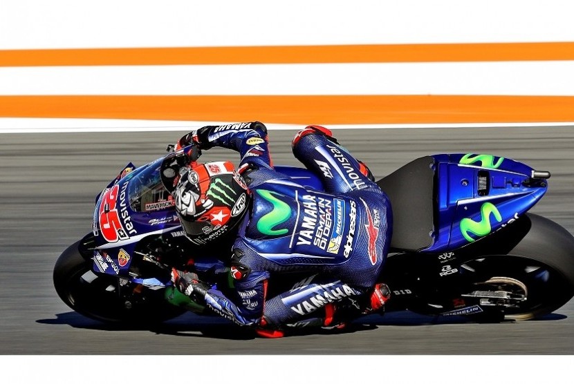 Pembalap Movistar Yamaha, Maverick Vinales saat uji coba di Sirkuit Valencia, 10 November 2017 lalu.