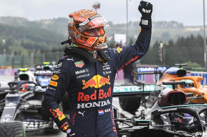 Pembalap Red Bull Max Verstappen menjuarai GP Belgia yang disetop di tengah jalan akibat cuaca buruk.