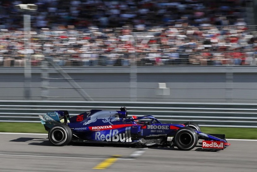 Pembalap tim Scuderia Toro Rosso, Daniil Kvyat.