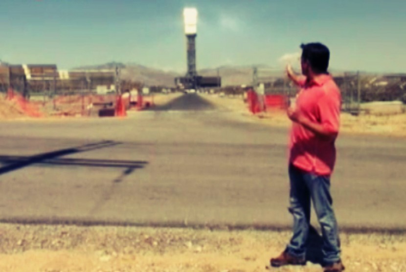 Pembangkit listrik panas tenaga surya terbesar di dunia, Gurun Mojave, California, AS